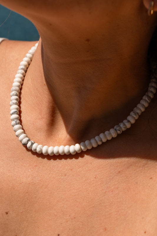 Howlita large Puka